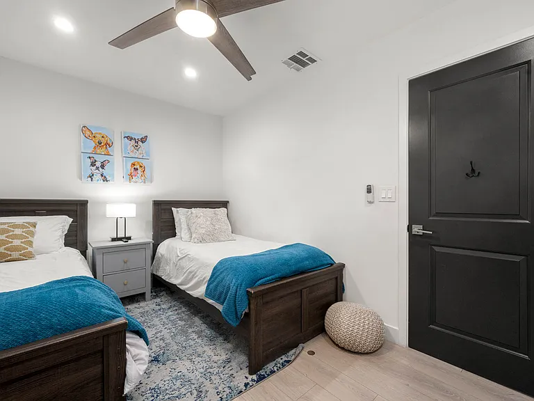 13730 Community St — Photo 29