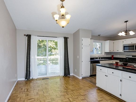 Informal Dining, walks out to large deck