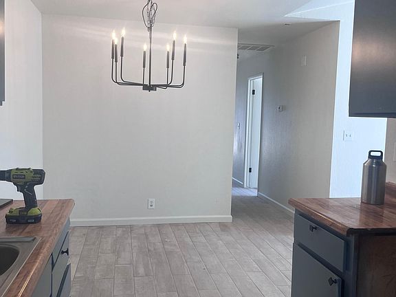 3rd image of 6258 Matthew Ln