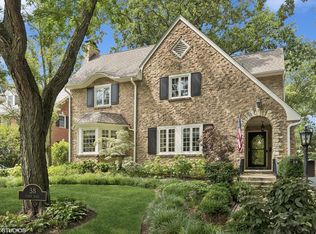 38 Essex Rd, Winnetka, IL 60093