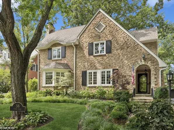 38 Essex Rd, Winnetka, IL 60093