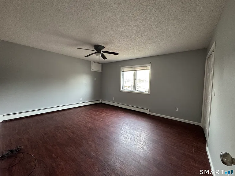 27 Katie Ln — Photo 7
