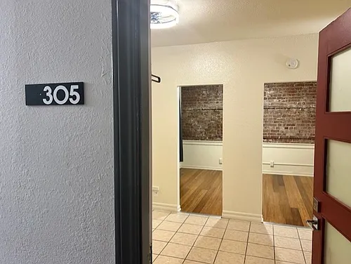 Floor plan 305