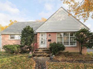 135 S Edgewood Ave, Lombard, IL 60148