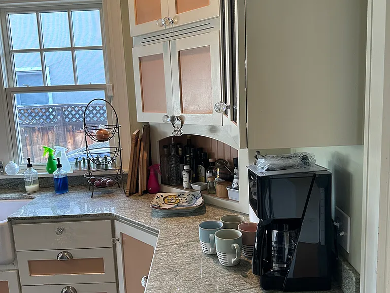 1171 Yosemite Ave — Photo 17