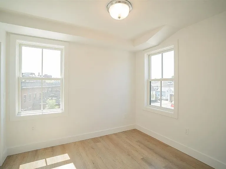 238 Deer St #206 — Photo 4