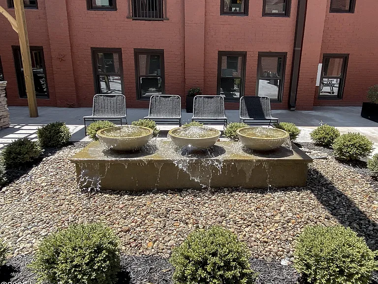 601 E Main St — Photo 9