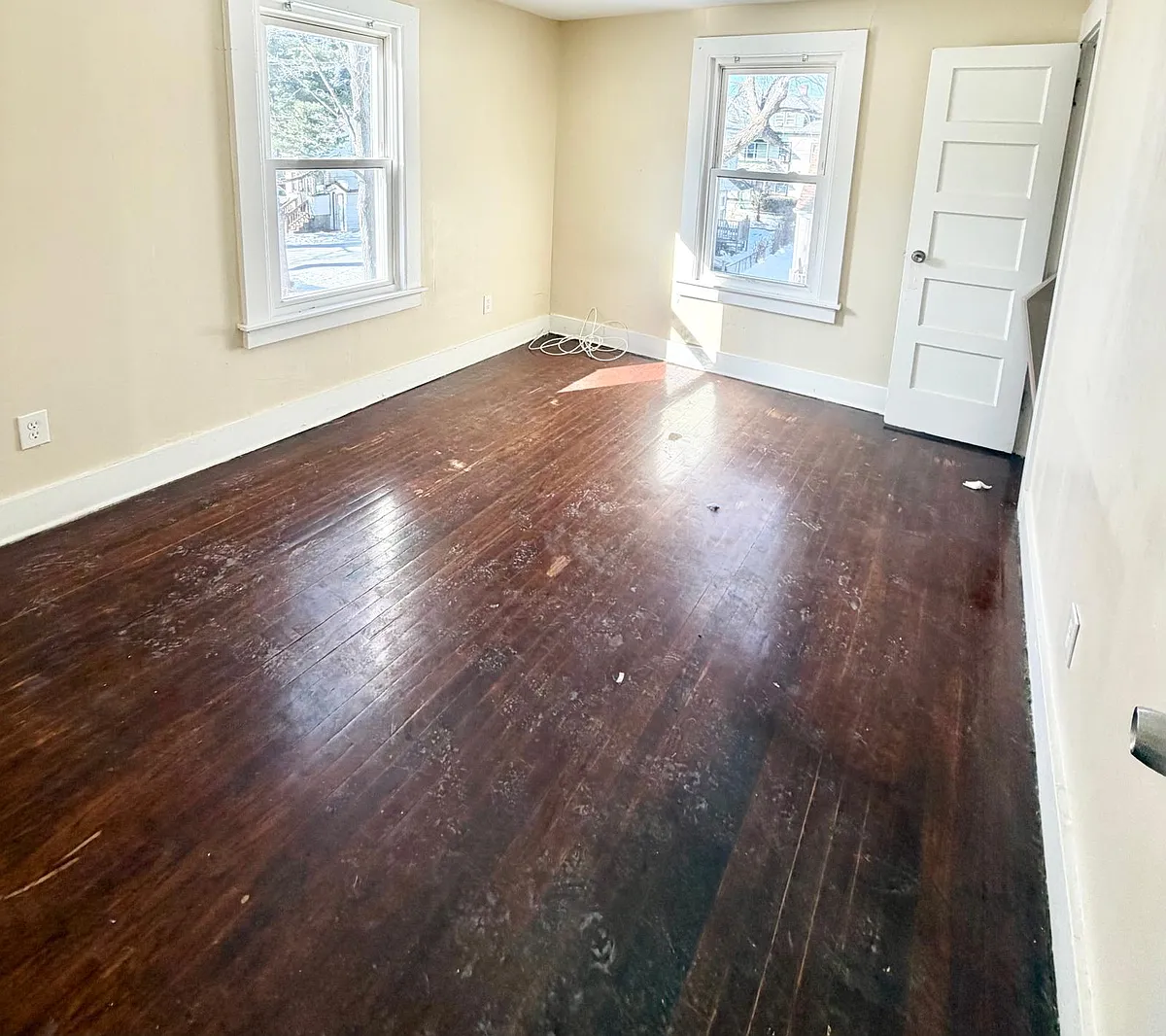 Building Photo - 37 Pond St #2