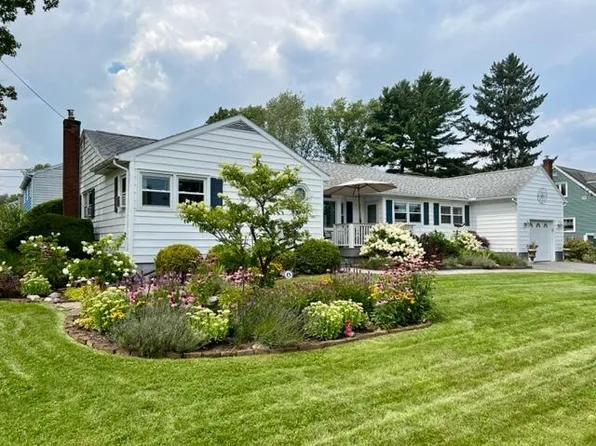 16 Lakeside Ct, Plattsburgh, NY 12901