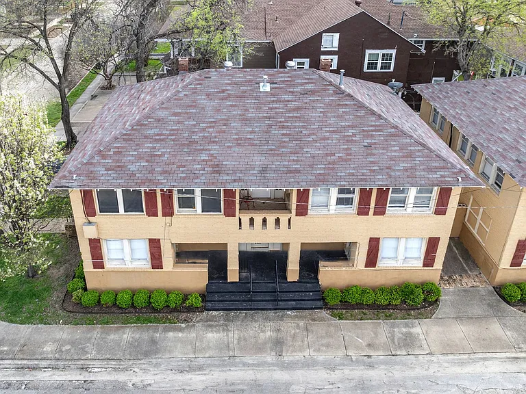 1501 W Myrtle — Photo 9