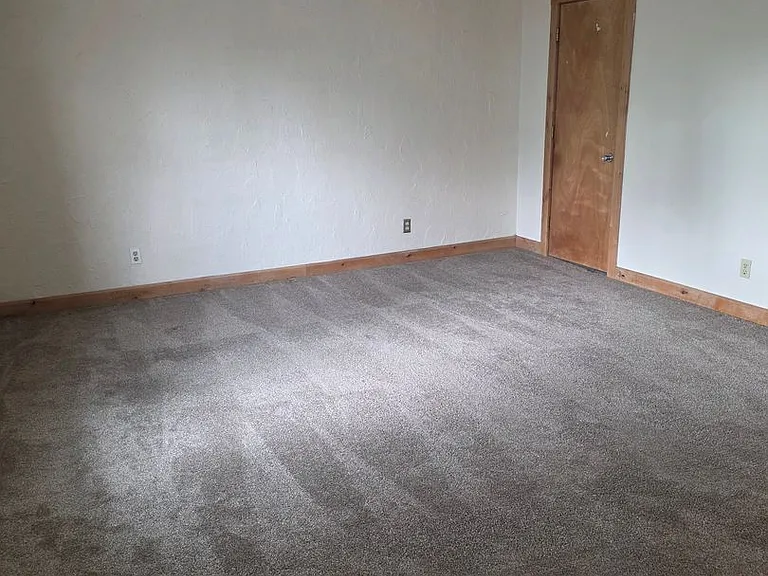 Evergreen Lofts Apartment Available Now! — Photo 7