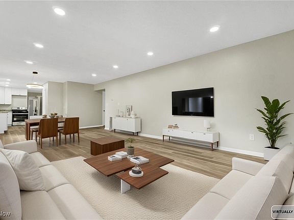 5th image of 80 Panorama Dr