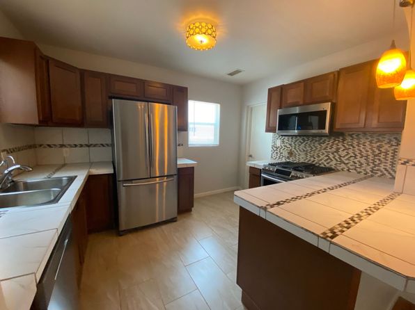 317 Morningside Dr SE