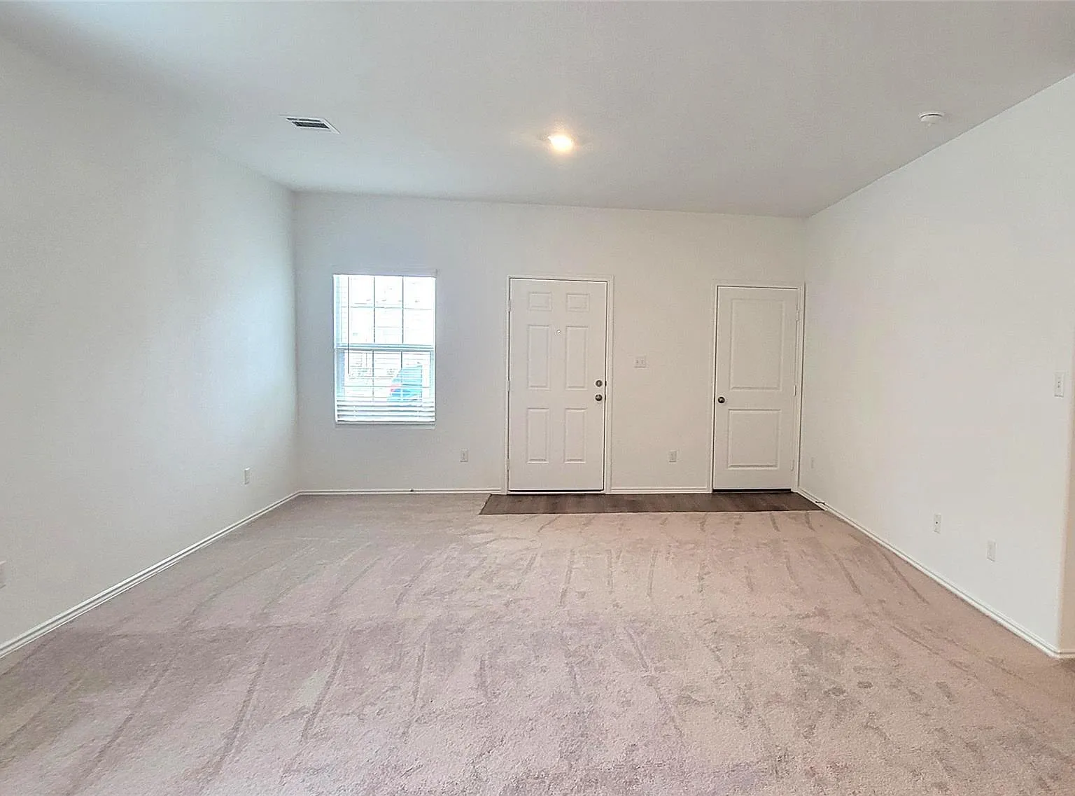 3 bed, 2.0 bath, 1266 sqft, $1,825 — Photo 3