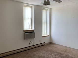 124 E Main St APT 33, New Hampton, IA 50659