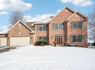 16176 Hawthorn Path, Lakeville, MN 55044