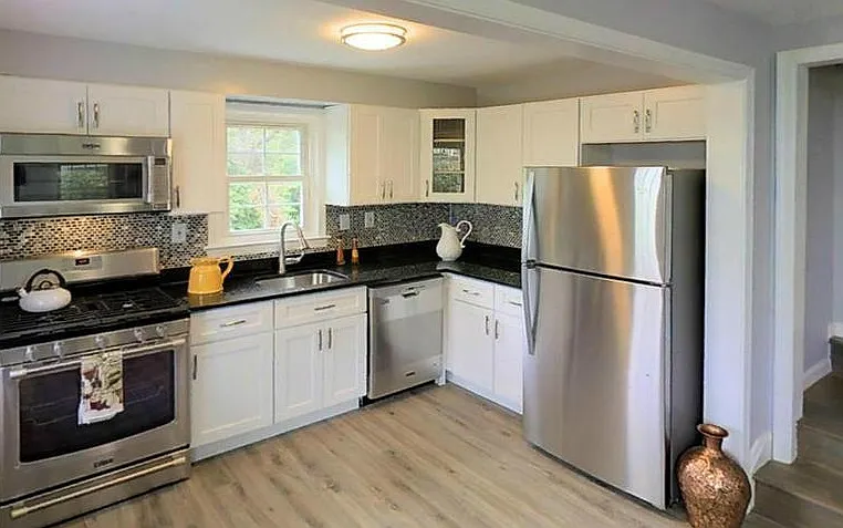 5 bed, 2000 sqft, $3,000 — Photo 3