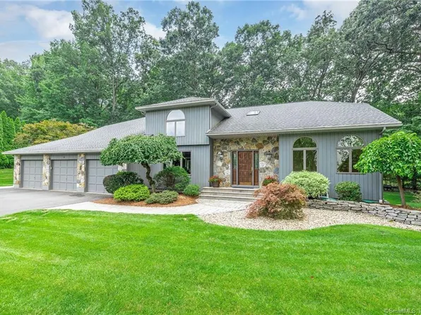 48 Jonathan Lane, South Windsor, CT 06074