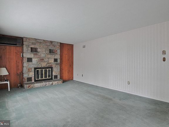 2nd image of 744 Georgia Ave