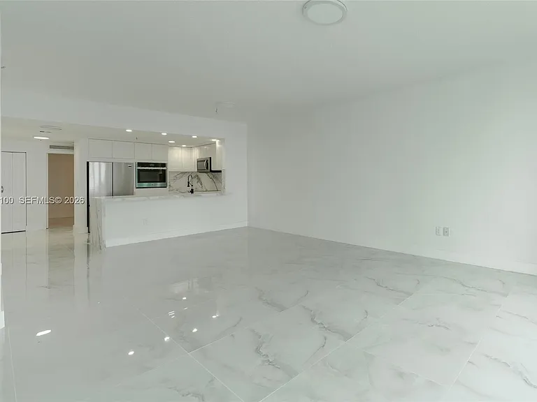 7914 Harbor Island Dr #106 — Photo 27