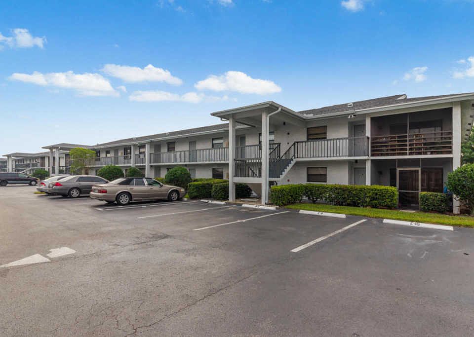1st image of 1230 SE Parkview Pl APT D4