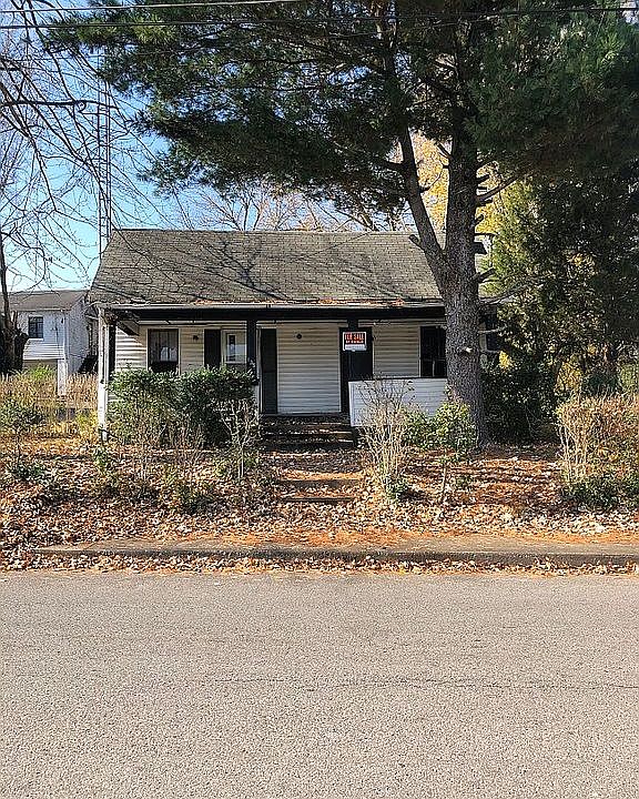 1st image of 135 S Madison Ave