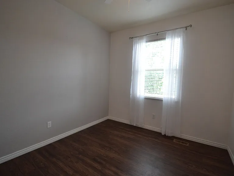 2721 Crooked Vine Ct — Photo 7