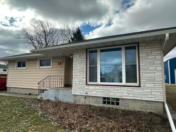 301 4th St NW, Fort Atkinson, IA 52144