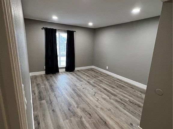 5th image of 1515 E Reno Ave #203