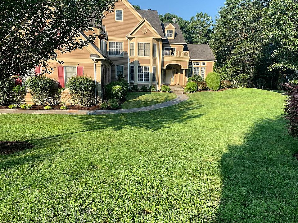 1st image of 28 Derby Ln