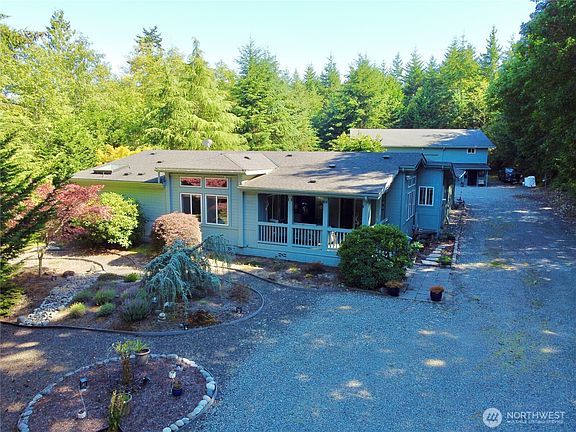 2nd image of 332 Rhododendron Drive