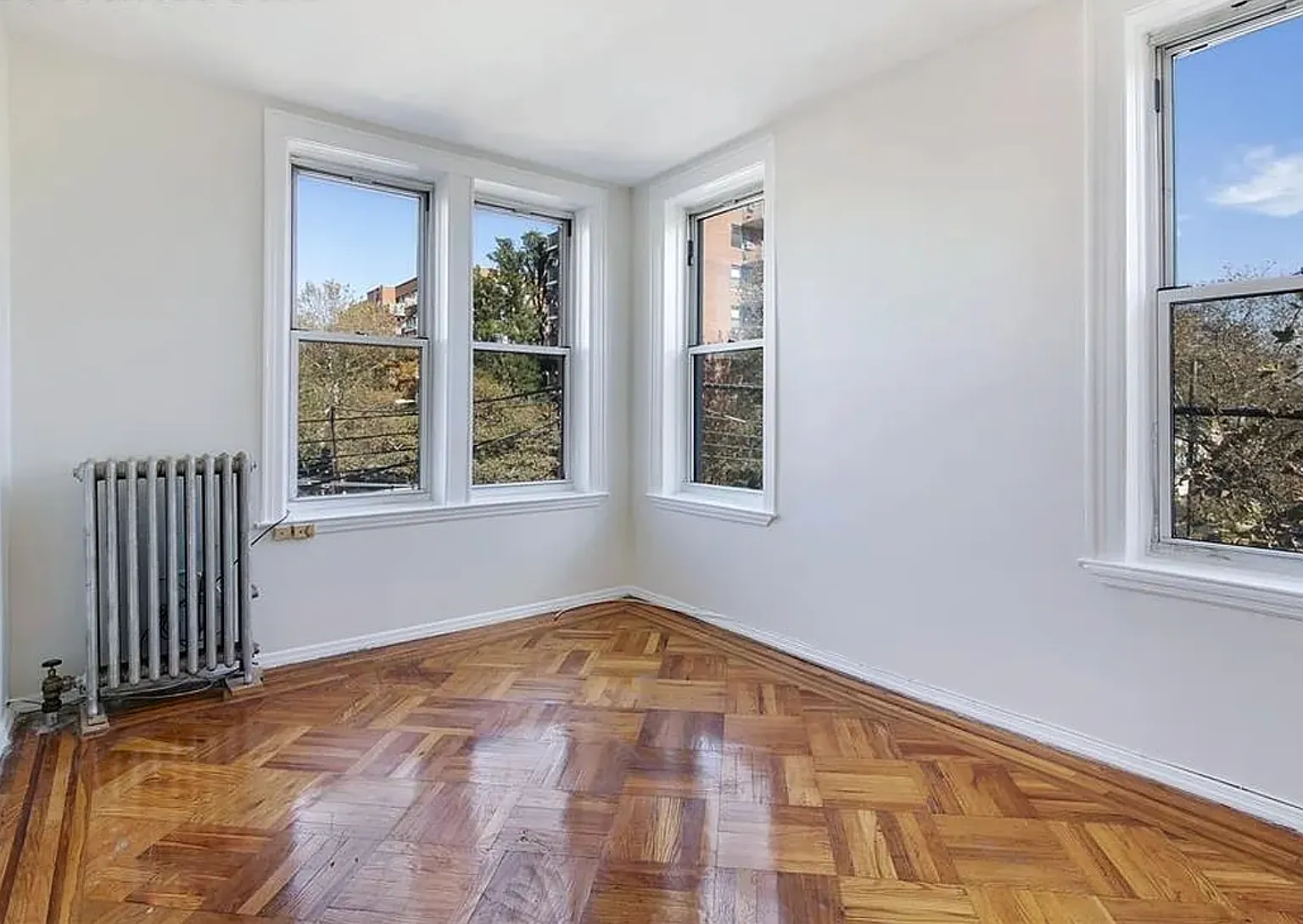 218 Avenue T — Photo 3