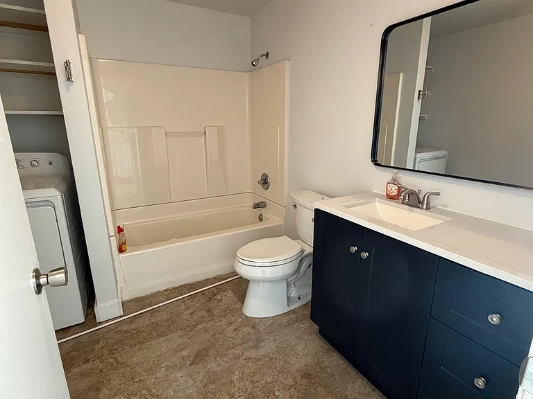 2224 Iron St — Photo 5