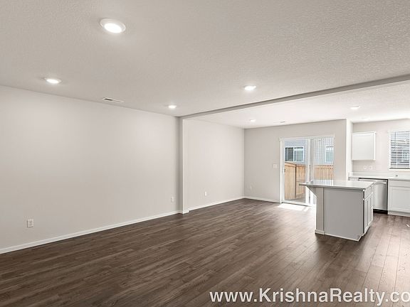 5th image of 11935 NE 104th St #B