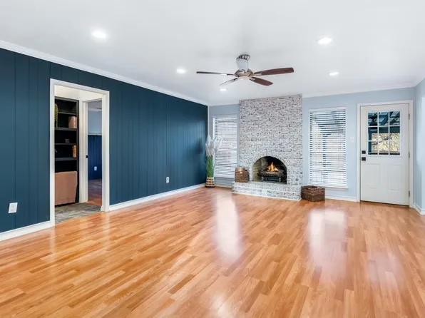 208 Woodmont Dr, Georgetown, TX 78628