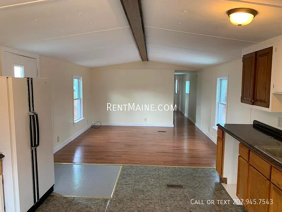 3 bed, 980 sqft, $1,350 — Photo 4