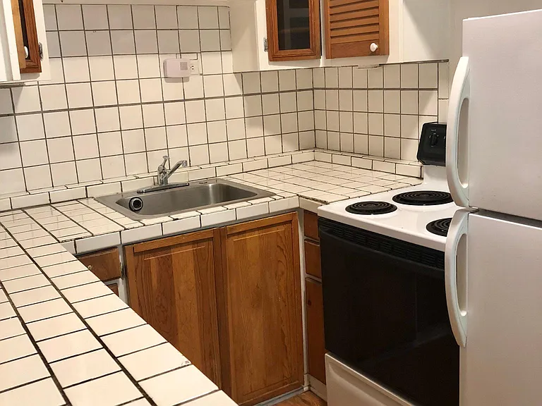 355 W 4th St #2 — Photo 9