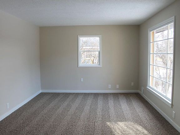 3rd image of 786 Sanburnol Dr NE
