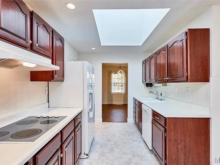 415 Trail Grove Ct — Photo 13