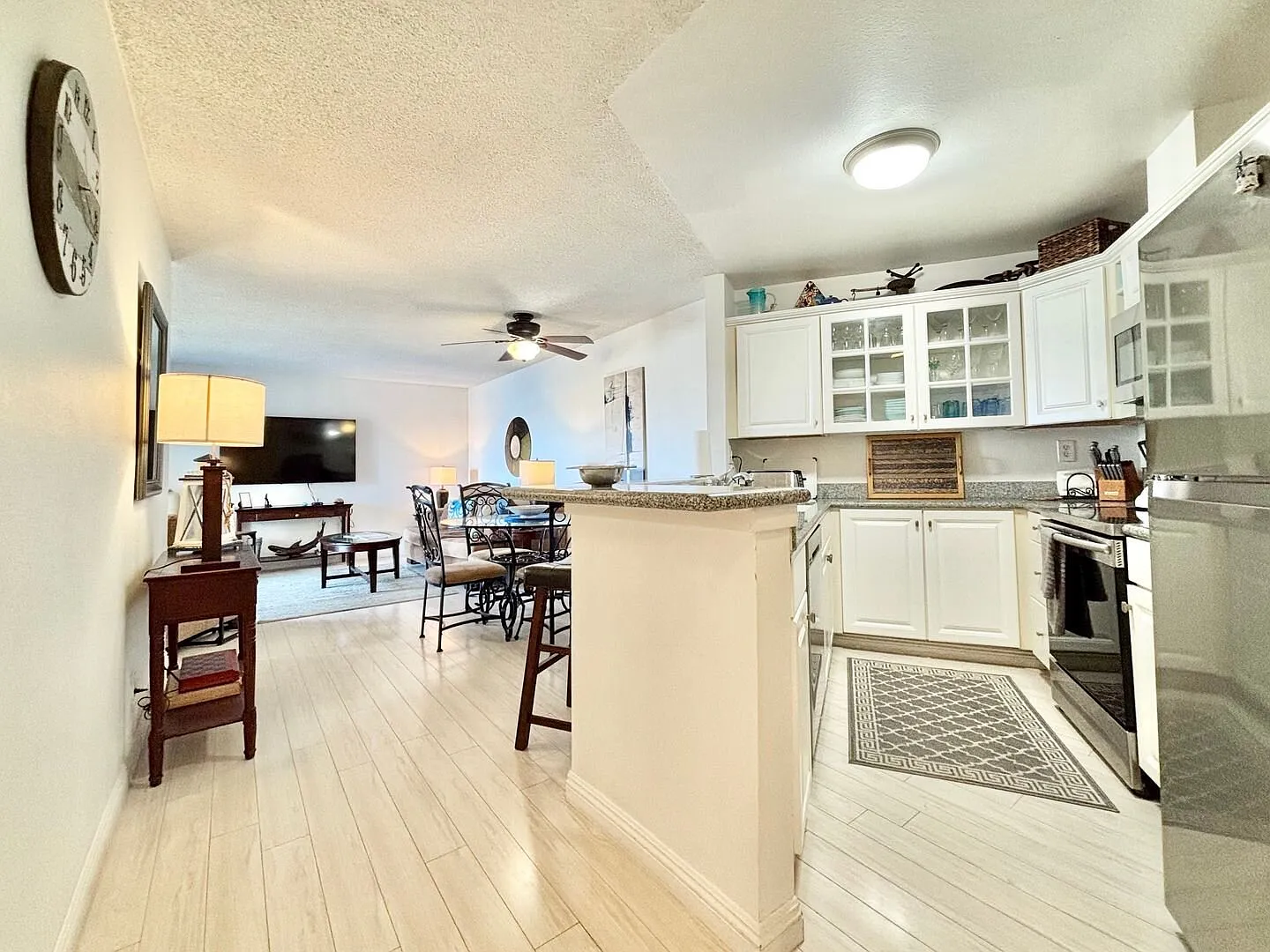 1 Bedroom | Resort-Style Amenities | Walk to the Beach | Channel Islands Waterfront | Monthly Fur... — Photo 2
