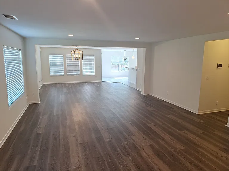 404 Indigo Ridge Dr — Photo 2