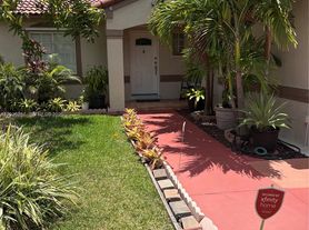 15844 SW 82nd St, Miami, FL