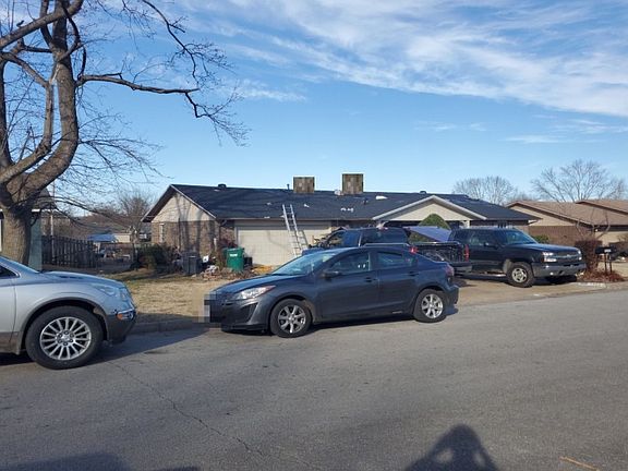 3rd image of 1205 W Linda Ln