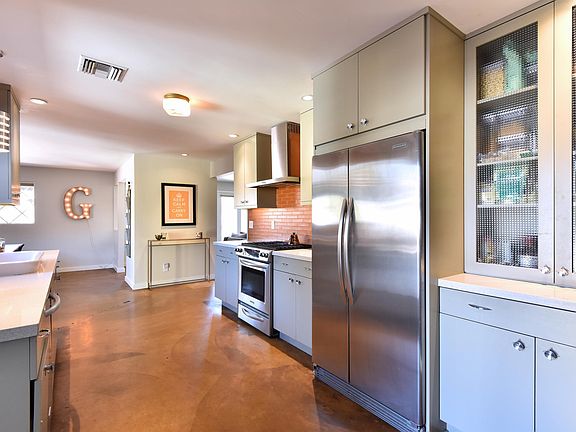 Kitchen 5