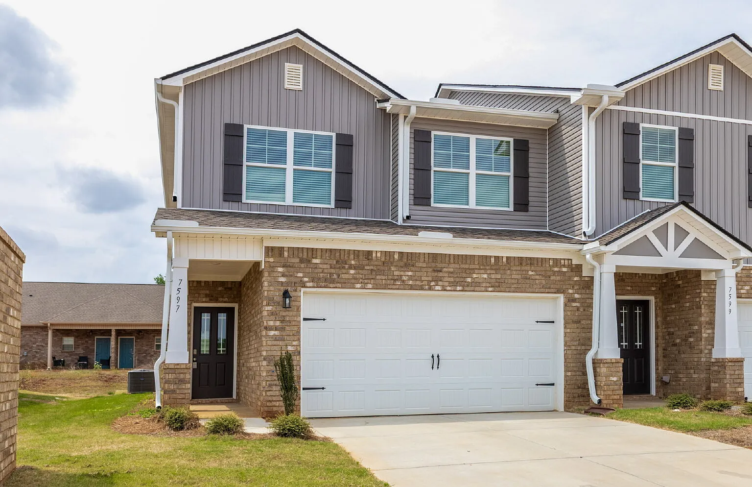 3 bed, 2.5 bath, 1555 sqft, $1,799 — Photo 1