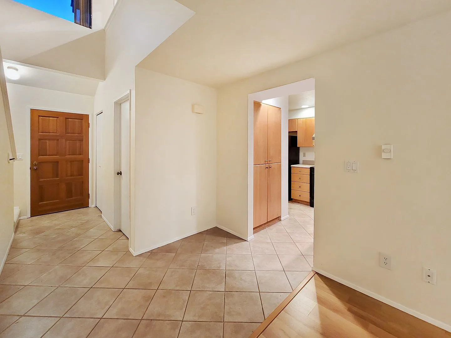 Great location. Walking distance Microsoft, shopping and everyday amenities!! — Photo 4