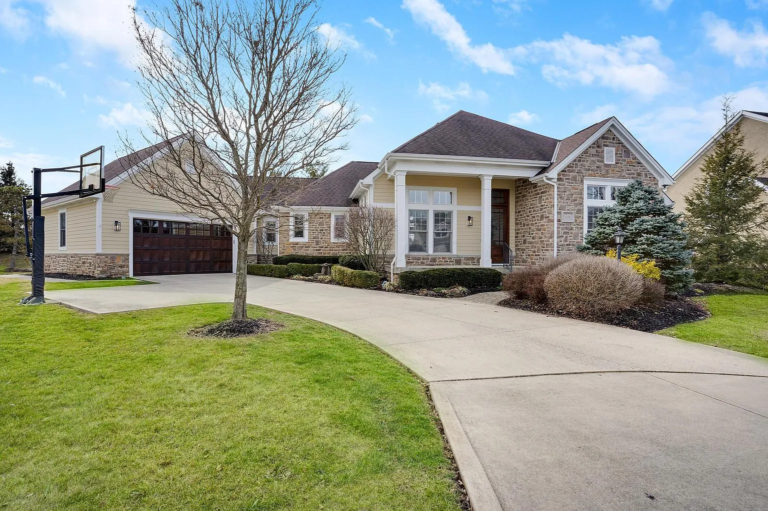 1105 Forsyth Ln photo 1