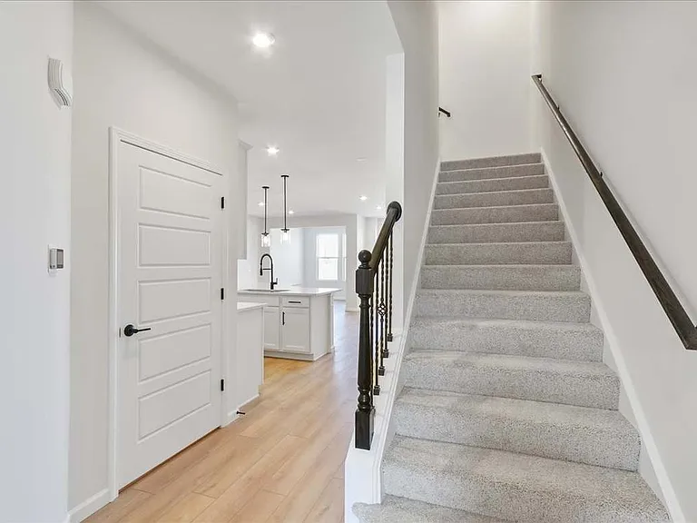 612 Switchgrass Way — Photo 3
