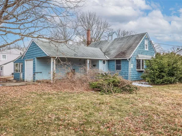 1425 Pine Acres Boulevard, Bay Shore, NY 11706