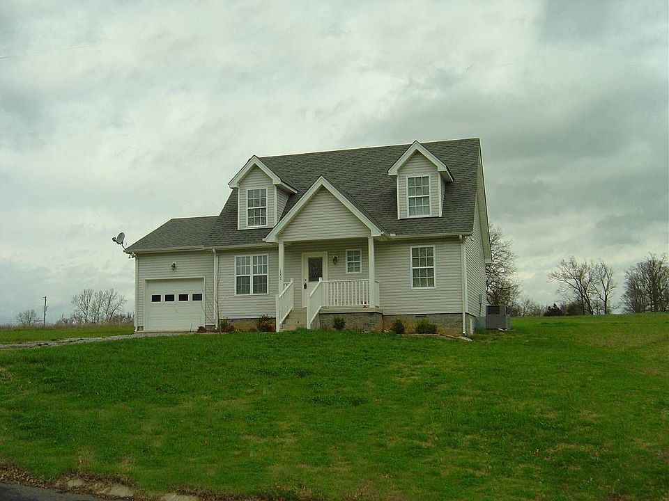 Spacious home on one acre, great neighborhood!